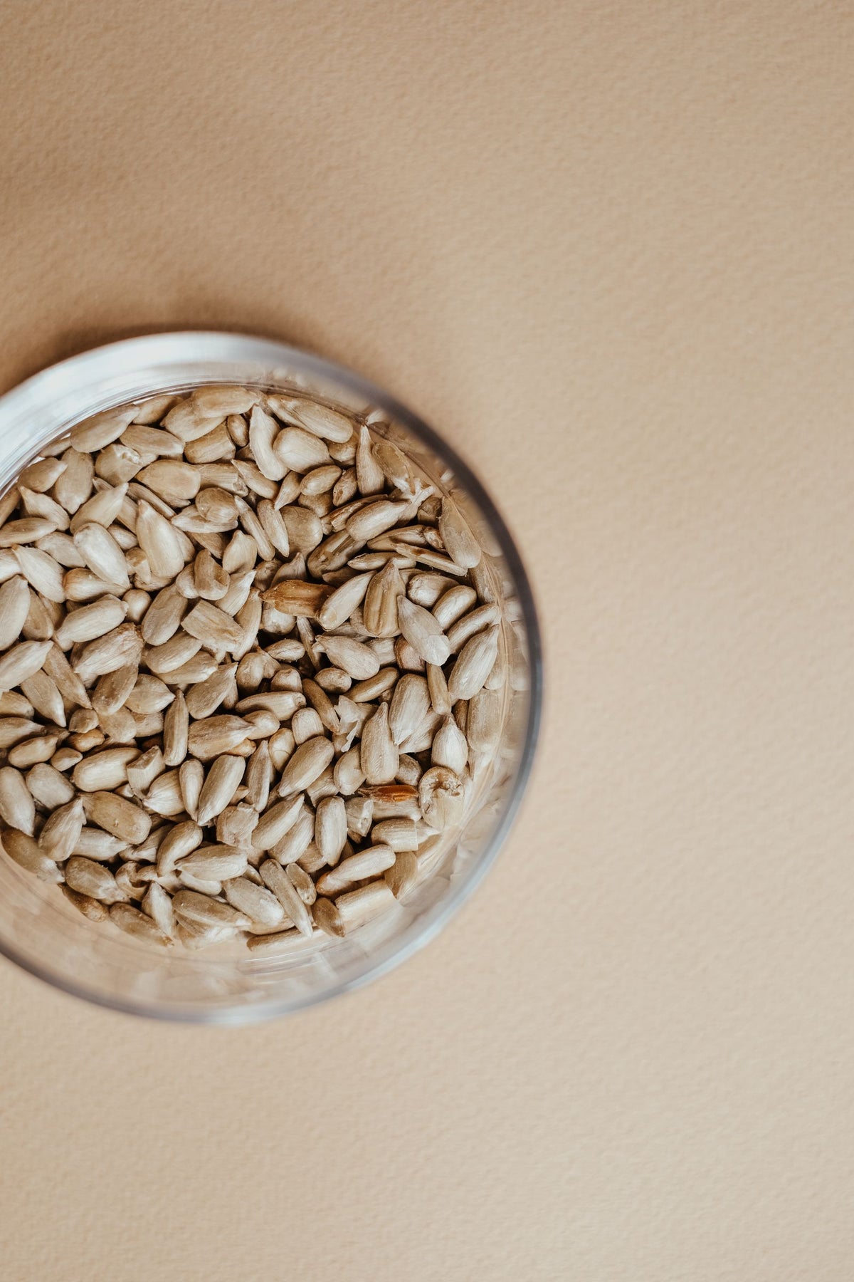 Peeled sunflower seeds