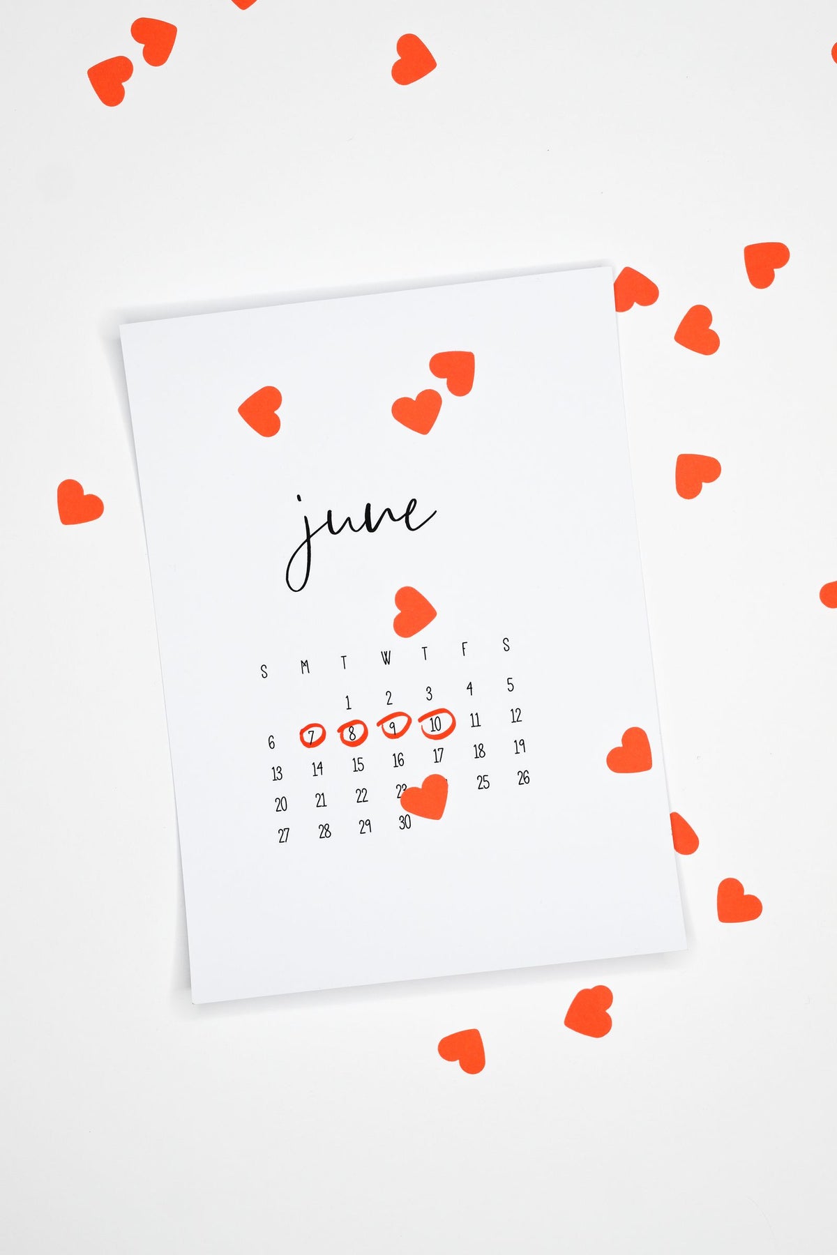 Minimalist calendar with heart markers